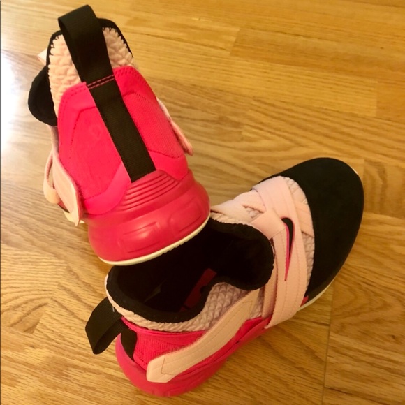 NIKE Lebron Soldier XII - Picture 4 of 4